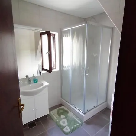 Hisa Zicanka Loče pri Poljčanah