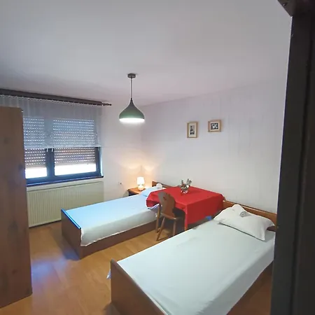 Hisa Zicanka بيت للعطل Loce pri Poljcanah